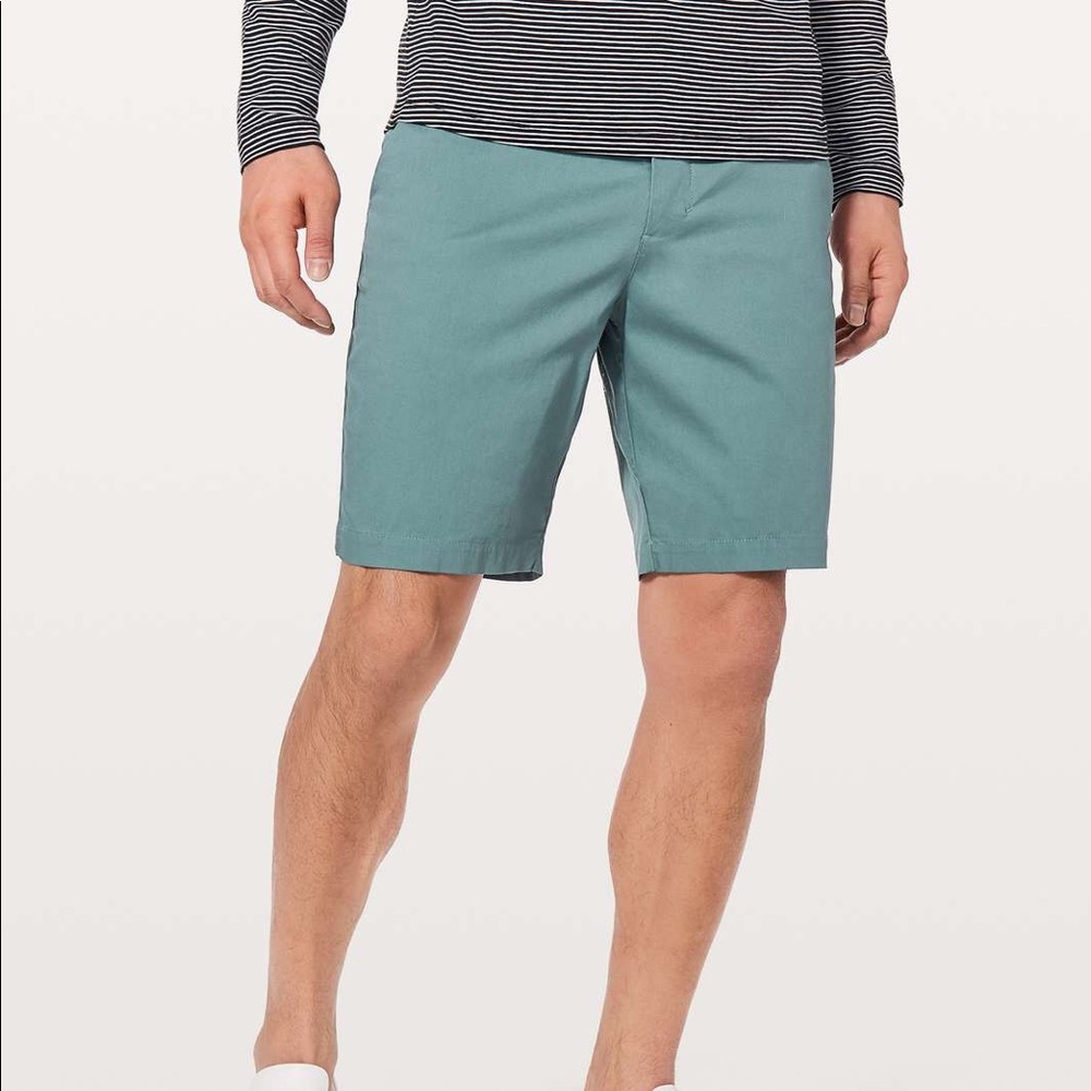 Like New Lululemon Commission Short Slim Chino 9”